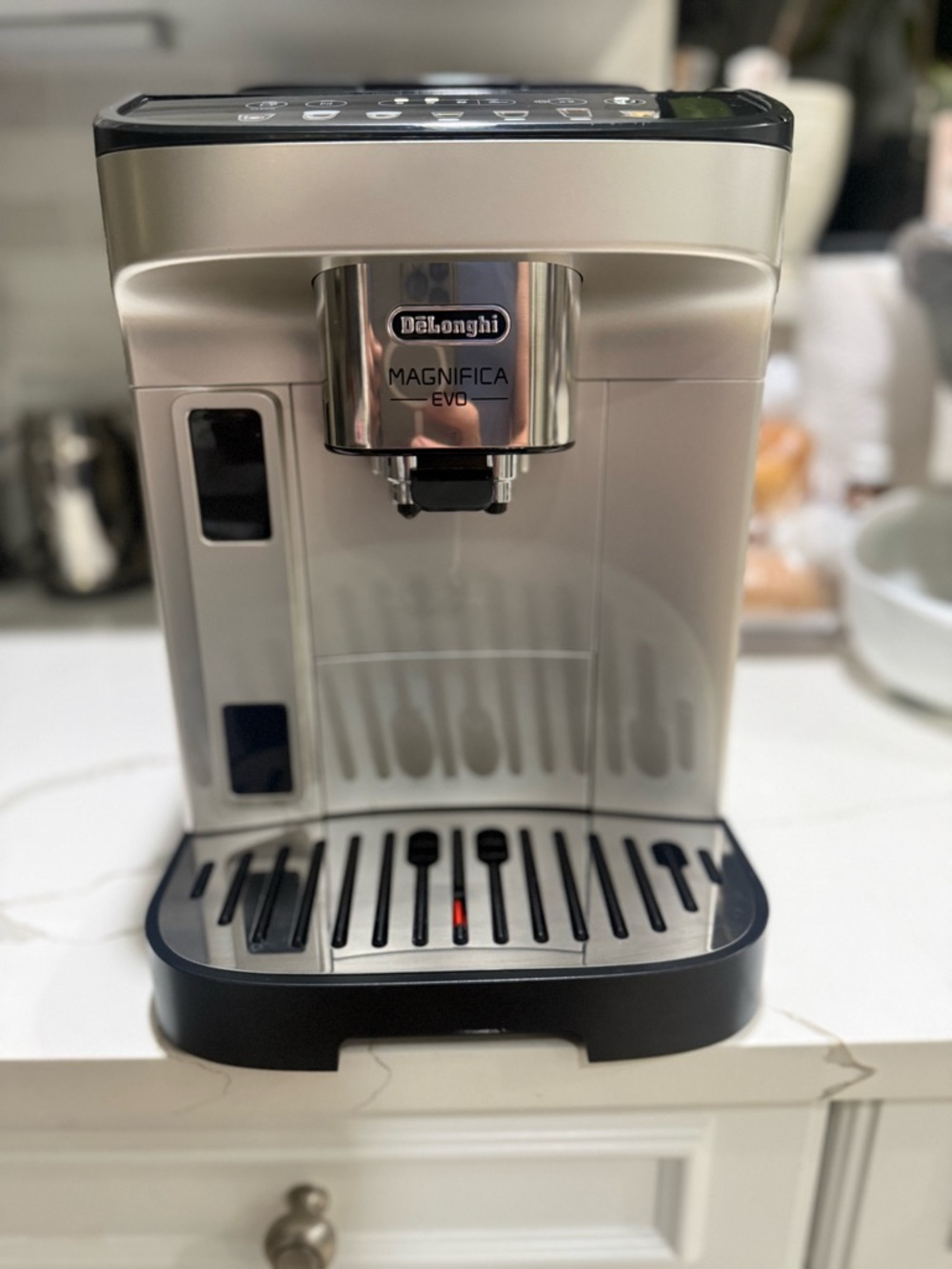 De'Longhi Magnifica EVO Silver Automatic Espresso Machine